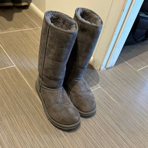 Tall grey ugg boots